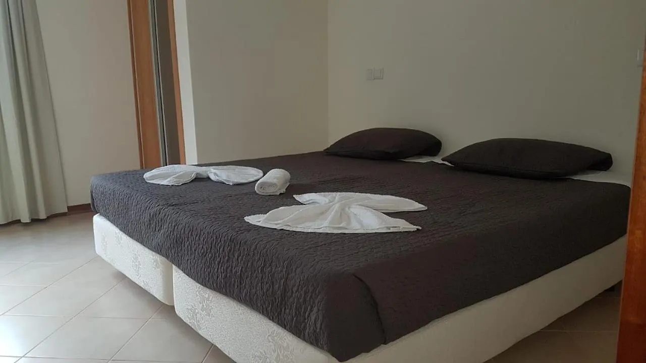 Hotel Residencial Lela D'Fermina Pombas Pensjonat