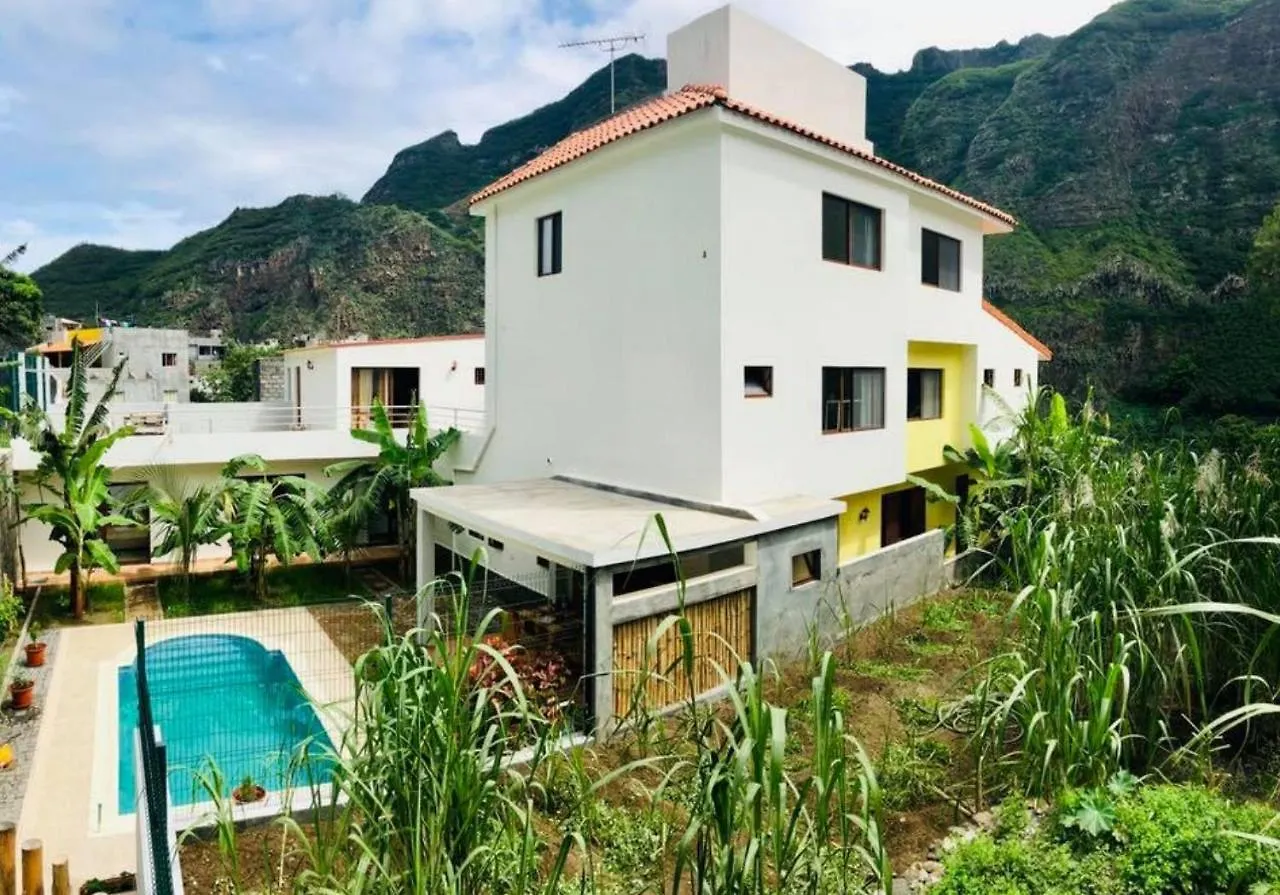 Hotel Residencial Lela D'Fermina Pombas