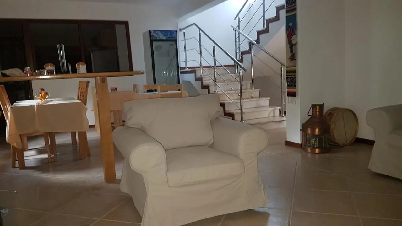 Hotel Residencial Lela D'Fermina Pombas